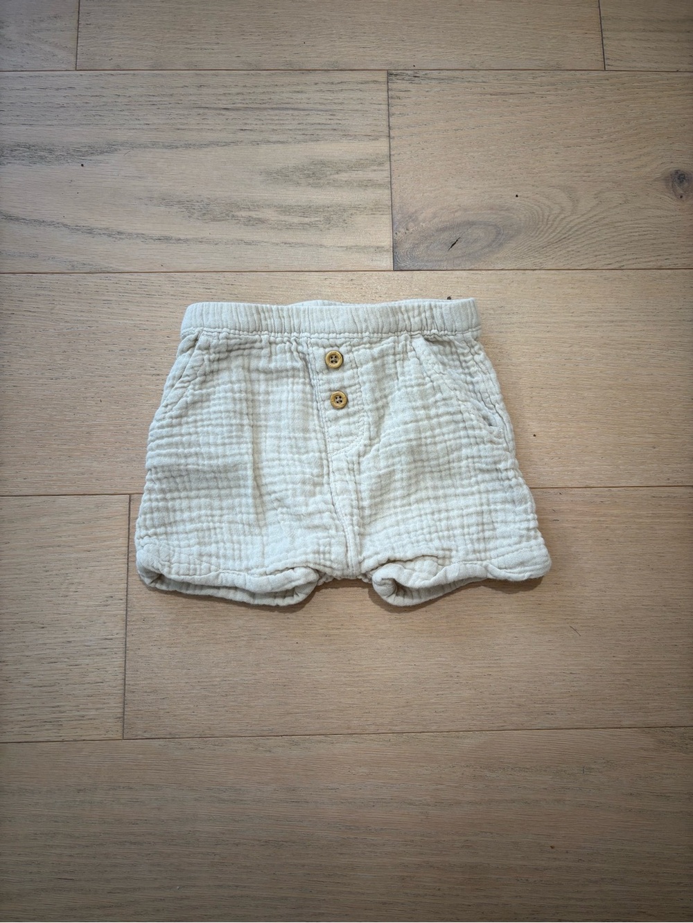 Little planet by Carter’s beige cotton gauze shorts, size 12M